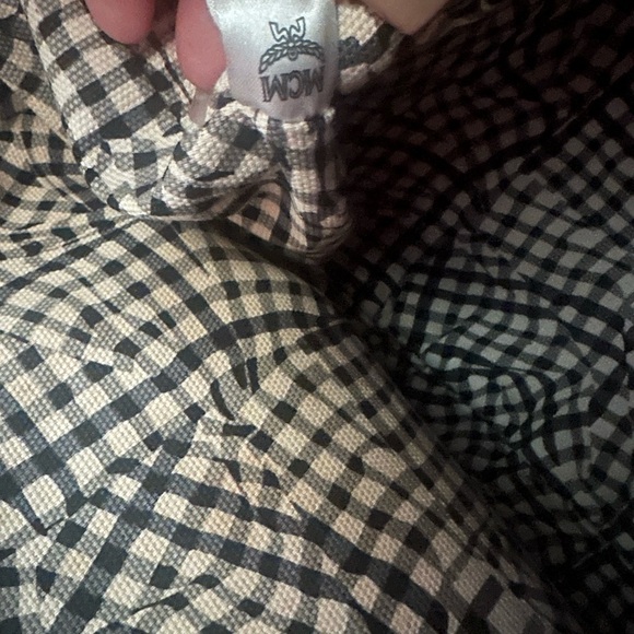 Authentic MCM Large Reversible Liz Shopper in Candy Red. Great Valentine Gift - Picture 13 of 13